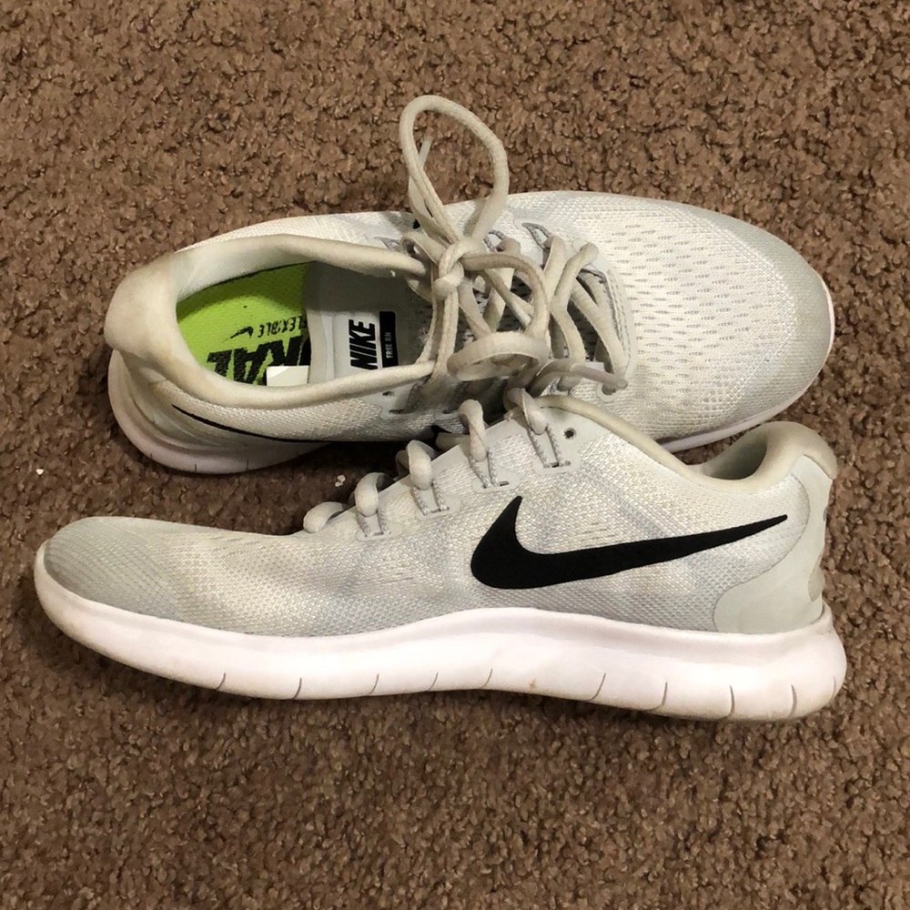 Grey Nike free runs 2017